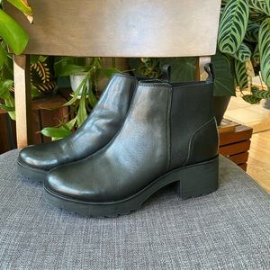 Black Aldo Chelsea Boots Size 9